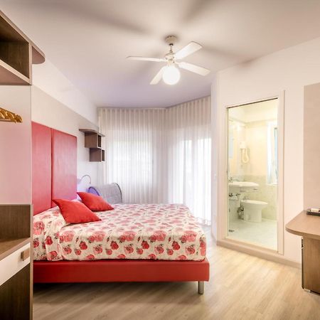 Hotel All'Orologio 3 Stelle Superior Caorle Kültér fotó