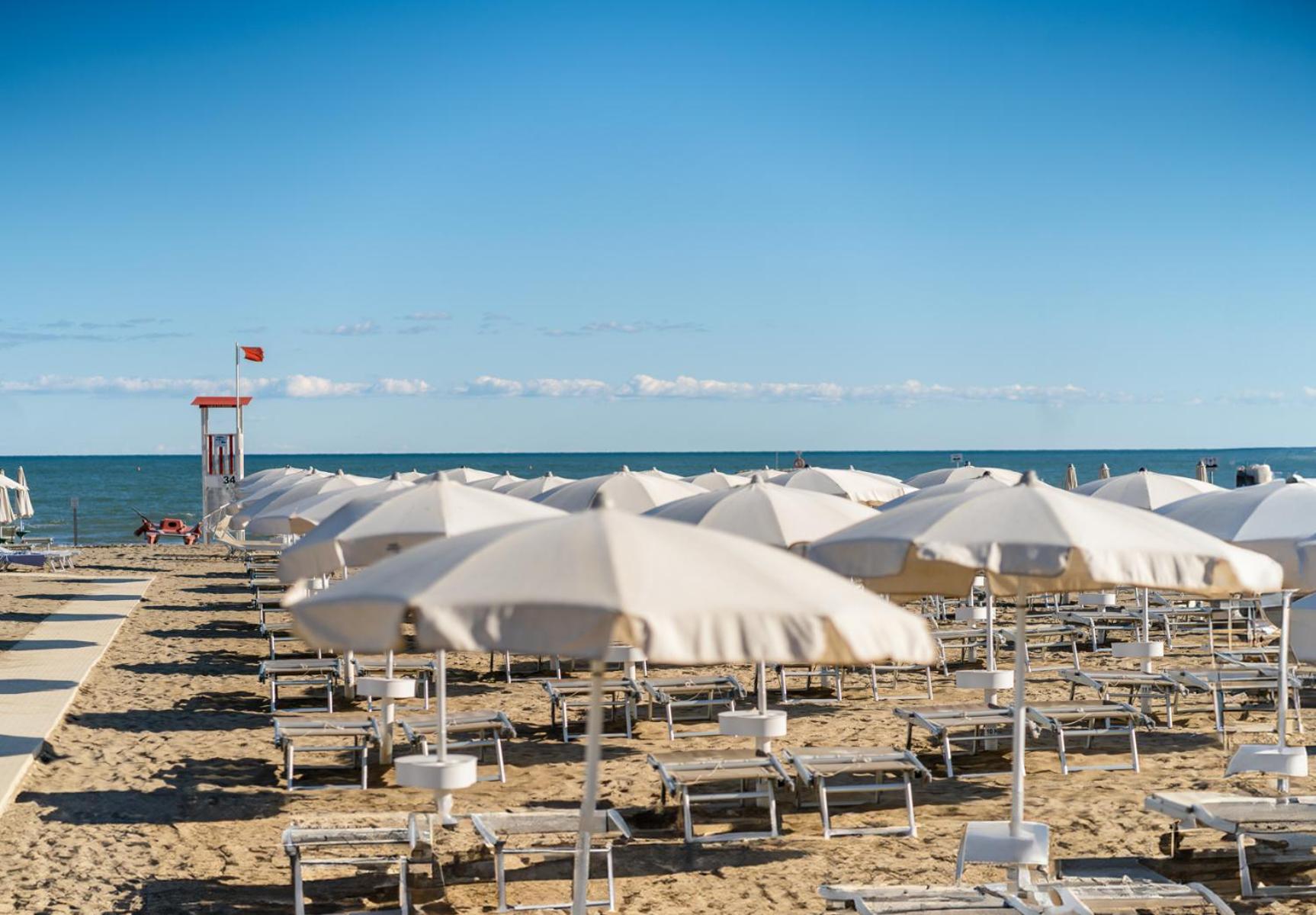 Hotel All'Orologio 3 Stelle Superior Caorle Kültér fotó