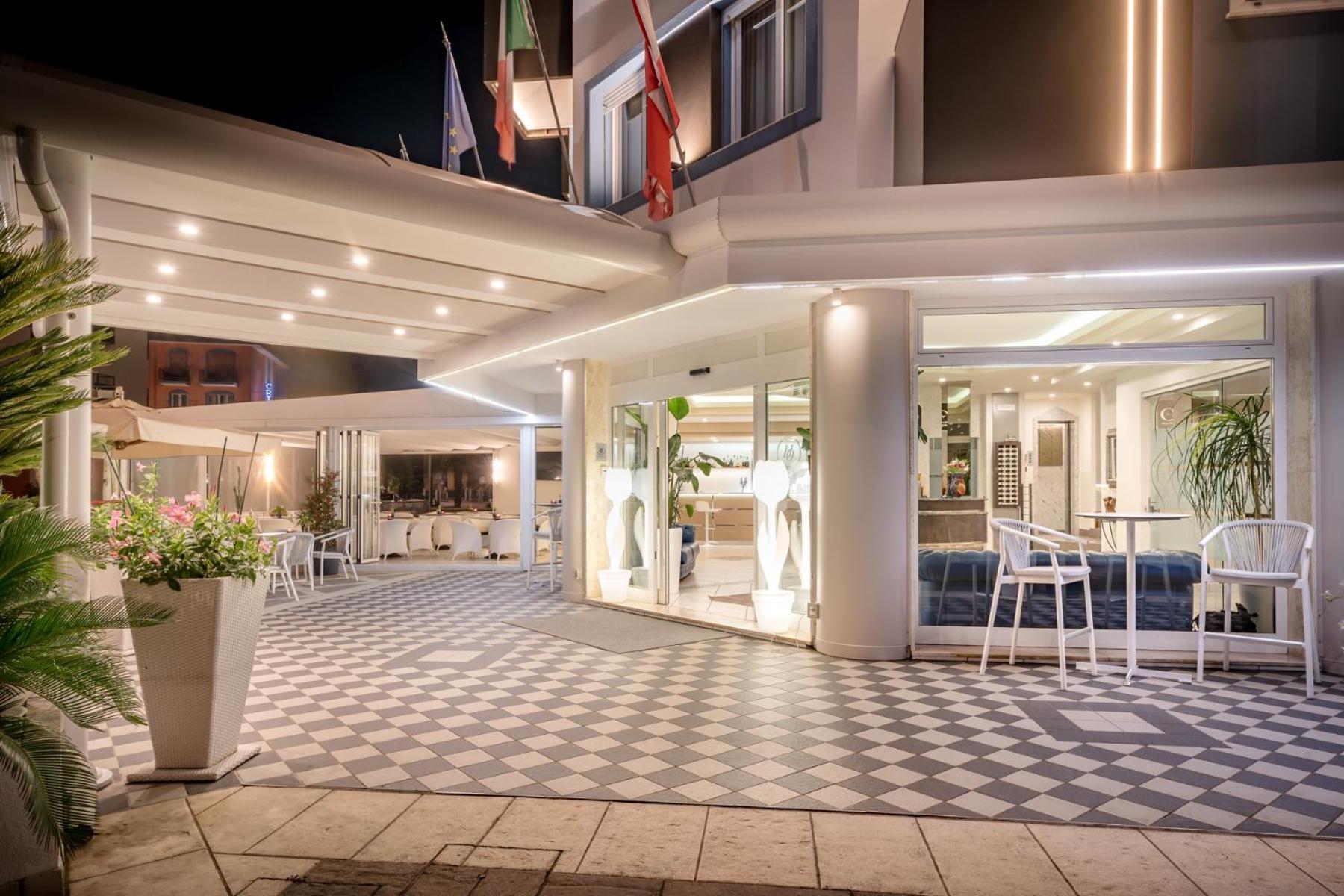 Hotel All'Orologio 3 Stelle Superior Caorle Kültér fotó