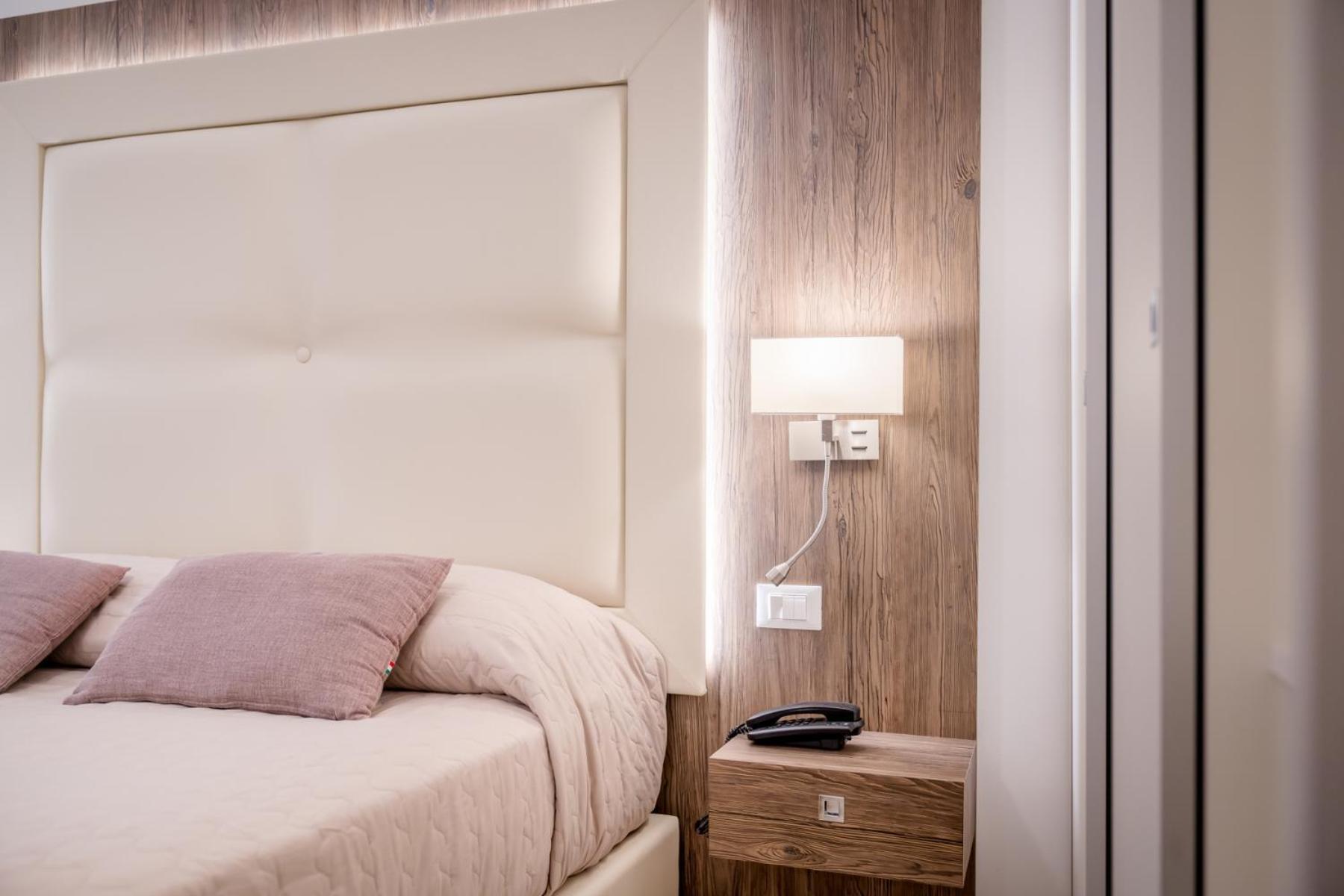 Hotel All'Orologio 3 Stelle Superior Caorle Kültér fotó