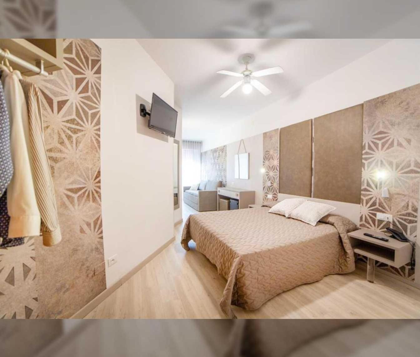 Hotel All'Orologio 3 Stelle Superior Caorle Kültér fotó