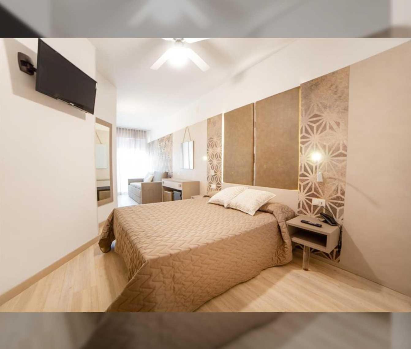 Hotel All'Orologio 3 Stelle Superior Caorle Kültér fotó