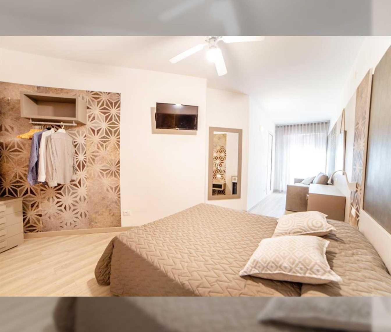 Hotel All'Orologio 3 Stelle Superior Caorle Kültér fotó